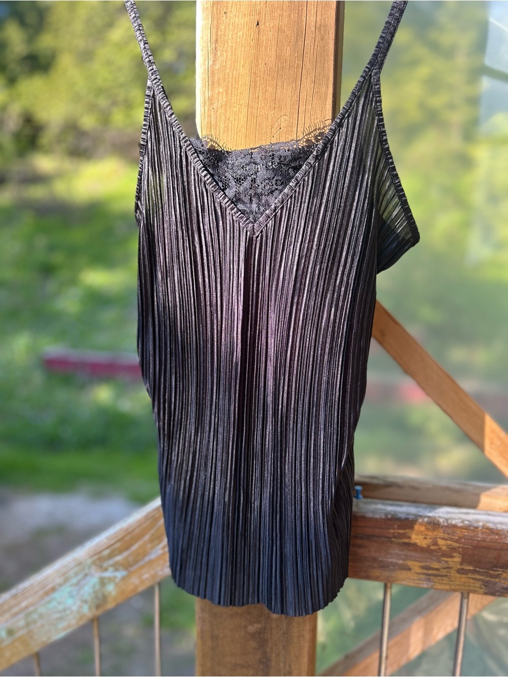 mandee Black Pleated Lace-Trim Tank Top • Large